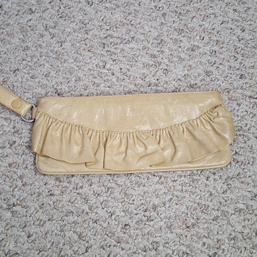 HOBO Clutch